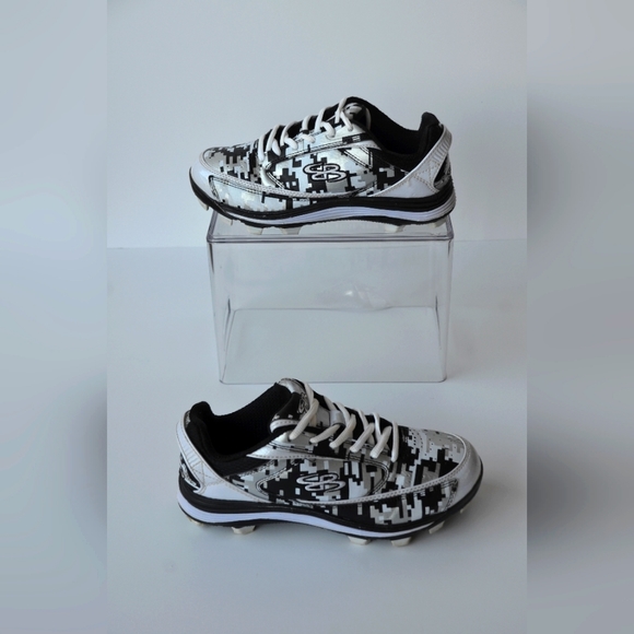 Boombah Viceroy Molded Camo V2 Kids size 4.5 - Picture 2 of 7